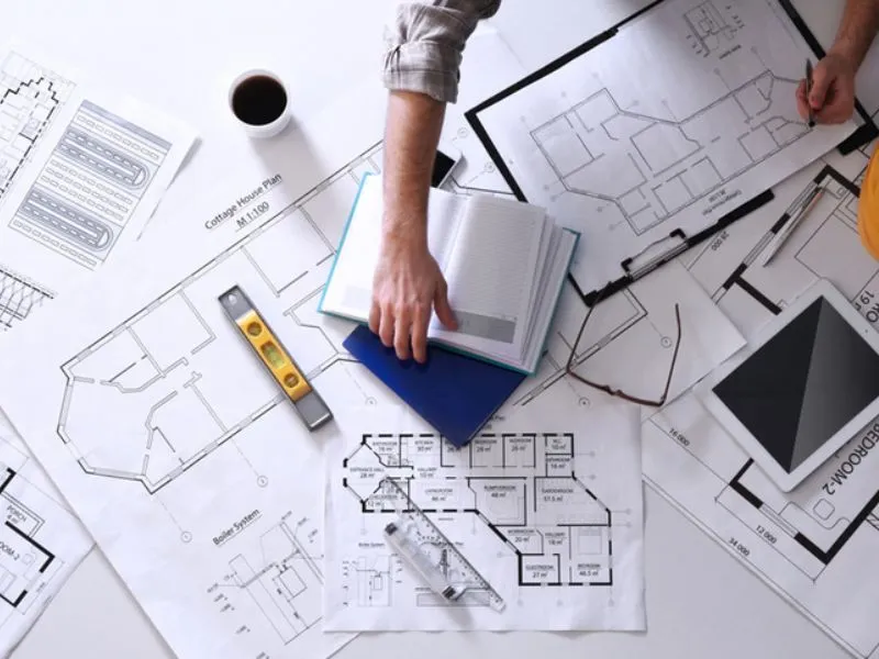 Các nhà khoa học lấy mẫu nước để phân tích môi trường