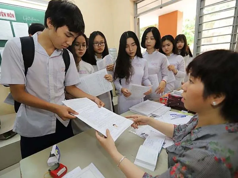 Cổng trường đại học uy tín, nơi tuyển sinh các thí sinh khối D06.