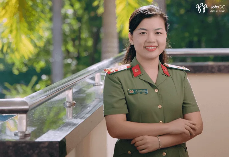 Biểu tượng hoặc hình ảnh so sánh ngành An ninh và Cảnh sát cho nữ giới