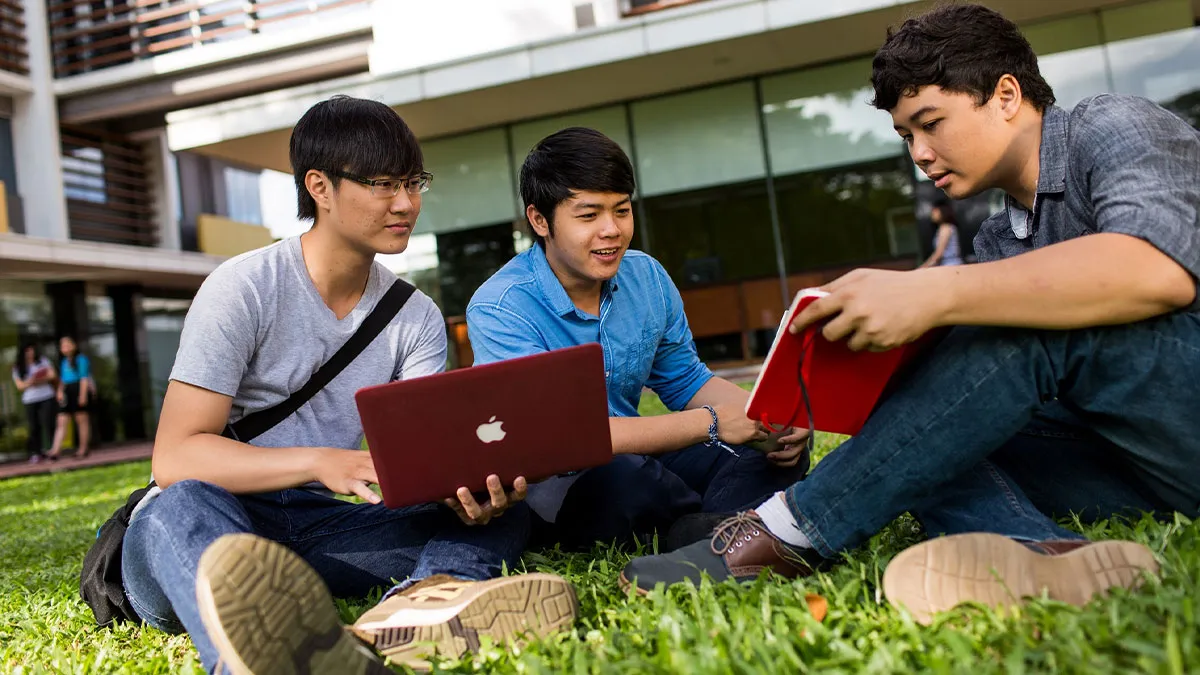 Chi tiết học phí các ngành thuộc chương trình Đại học của RMIT, phân loại theo khoa và thời gian học