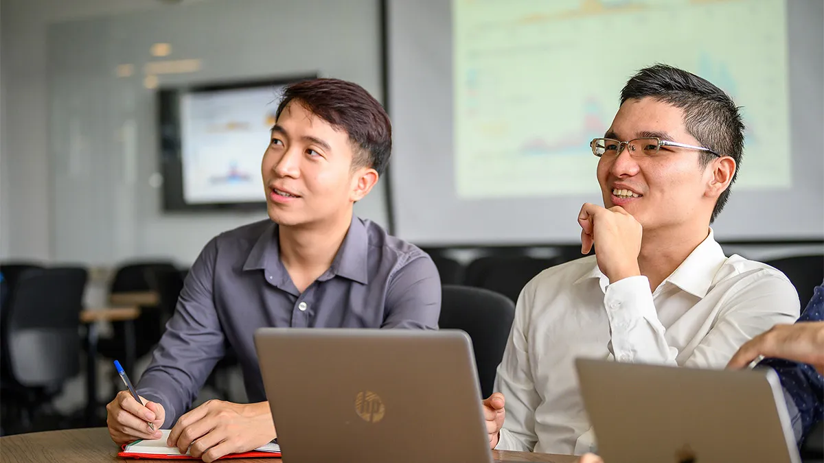 Bảng học phí chương trình Sau Đại học tại RMIT, bao gồm Chứng chỉ và các chuyên ngành liên quan