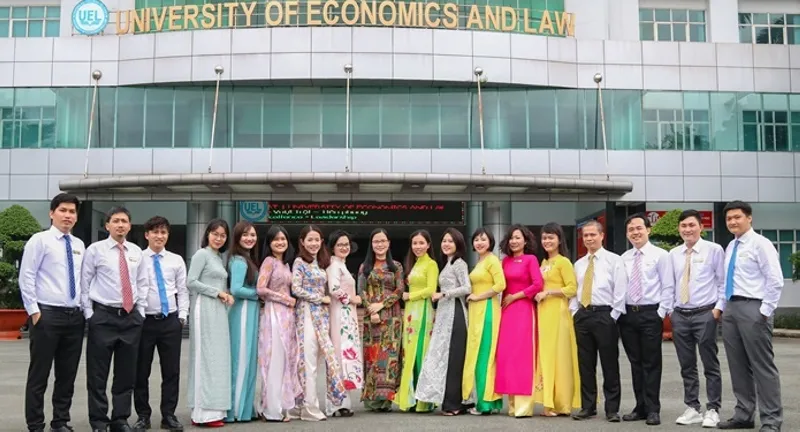 Đội ngũ giảng viên chuyên môn cao tại UEL, giàu kinh nghiệm giảng dạy ngành Quản trị Du lịch và Lữ hành