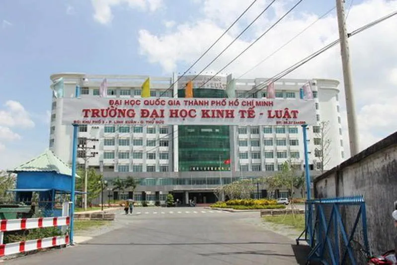 Tòa nhà hiện đại của Đại học Kinh tế – Luật (UEL) tại TP.HCM