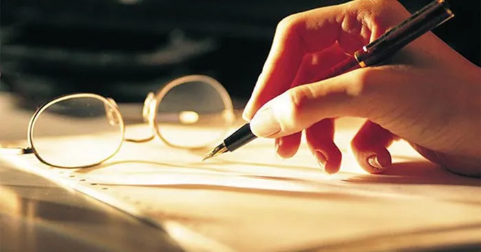 Học sinh luyện viết dàn ý đoạn văn nghị luận xã hội để đạt điểm cao