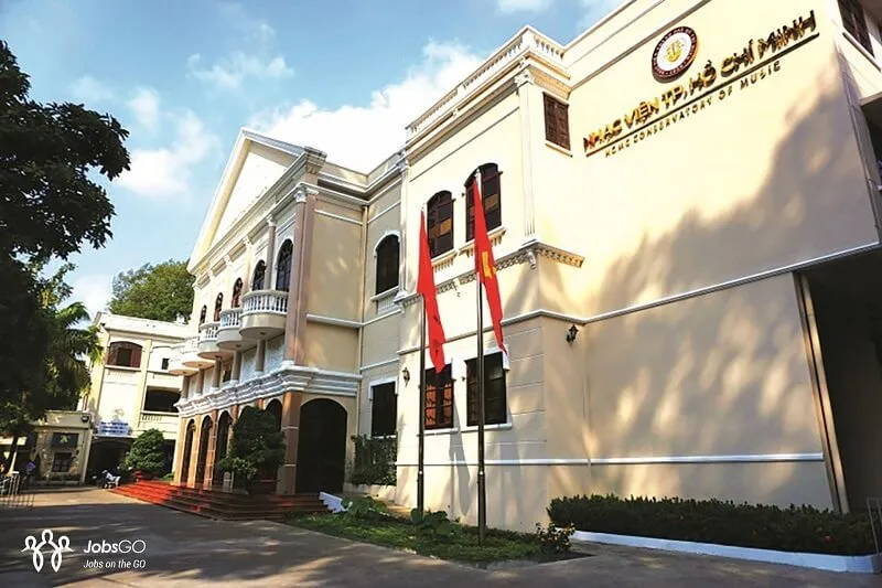 Nhạc viện TPHCM nhìn từ bên ngoài