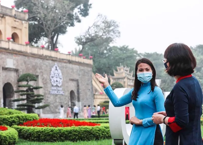 Sinh viên ngành du lịch UEL tham gia thực tập thực tế, tìm hiểu cơ hội nghề nghiệp hướng dẫn viên