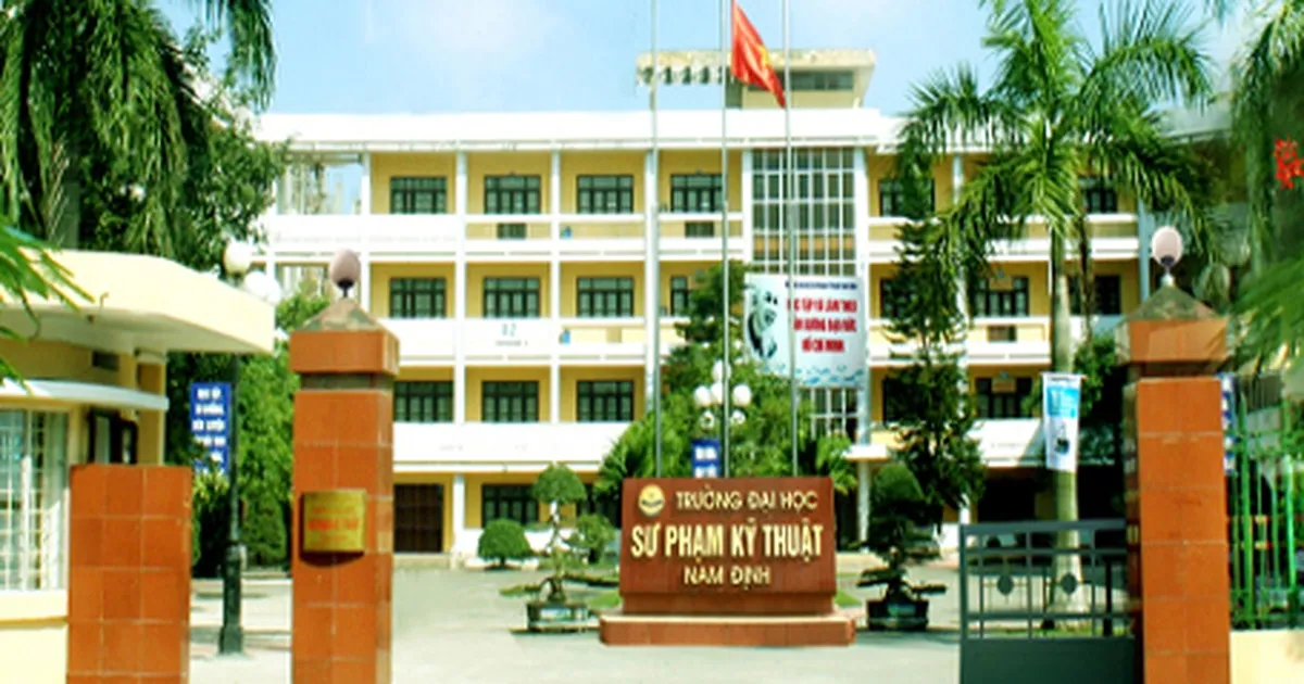 Toàn cảnh một góc khuôn viên Đại học Sư phạm Kỹ thuật Nam Định, một trong các trường sư phạm kỹ thuật hàng đầu miền Bắc