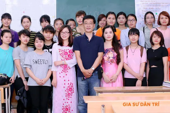 Hình ảnh một buổi học kèm tại trung tâm giáo dục ở Hà Nội